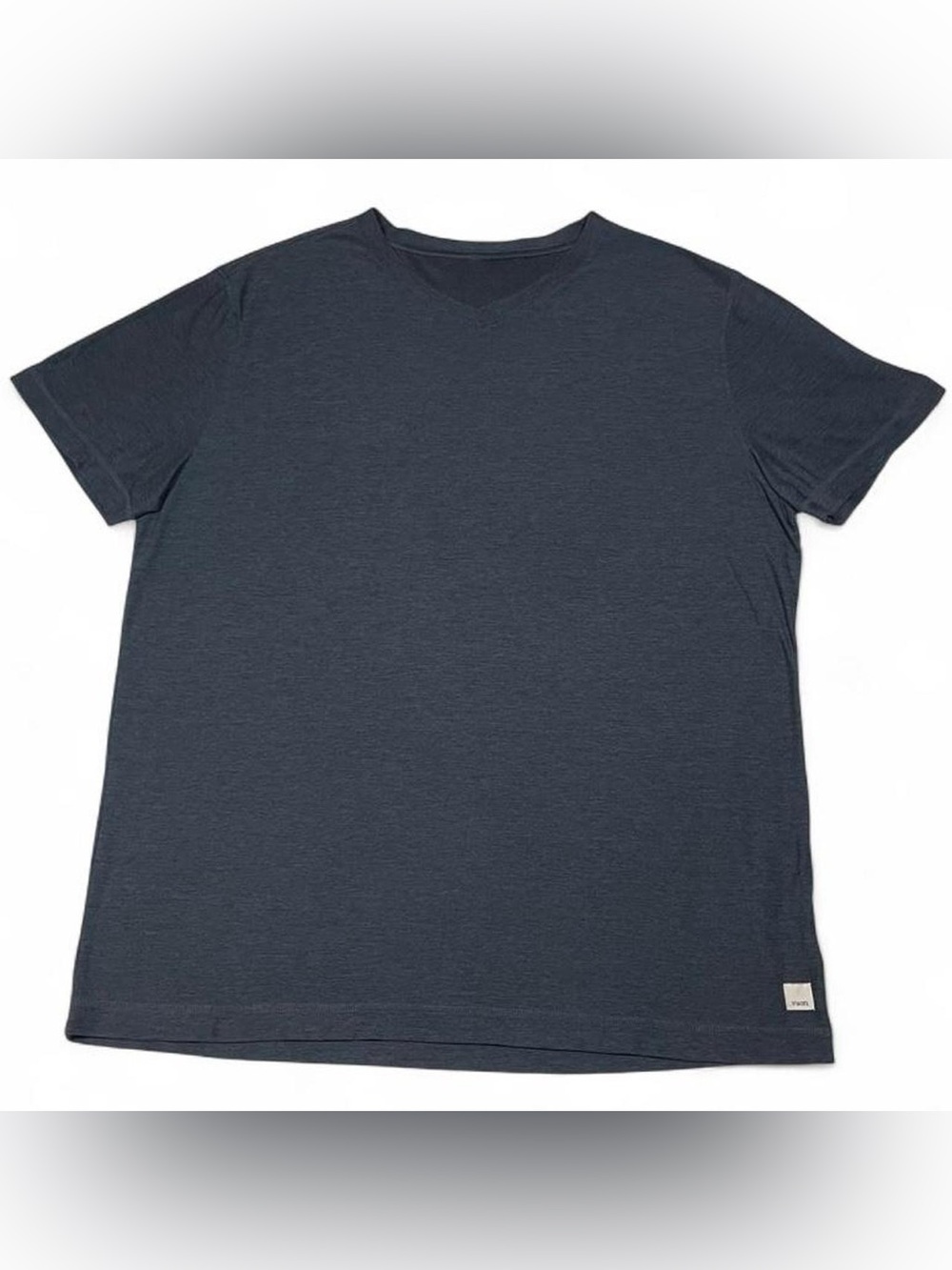 Vuori V1032 Charcoal Grey V-Neck T-Shirt Men’s Size XLarge Outdoors Vacation